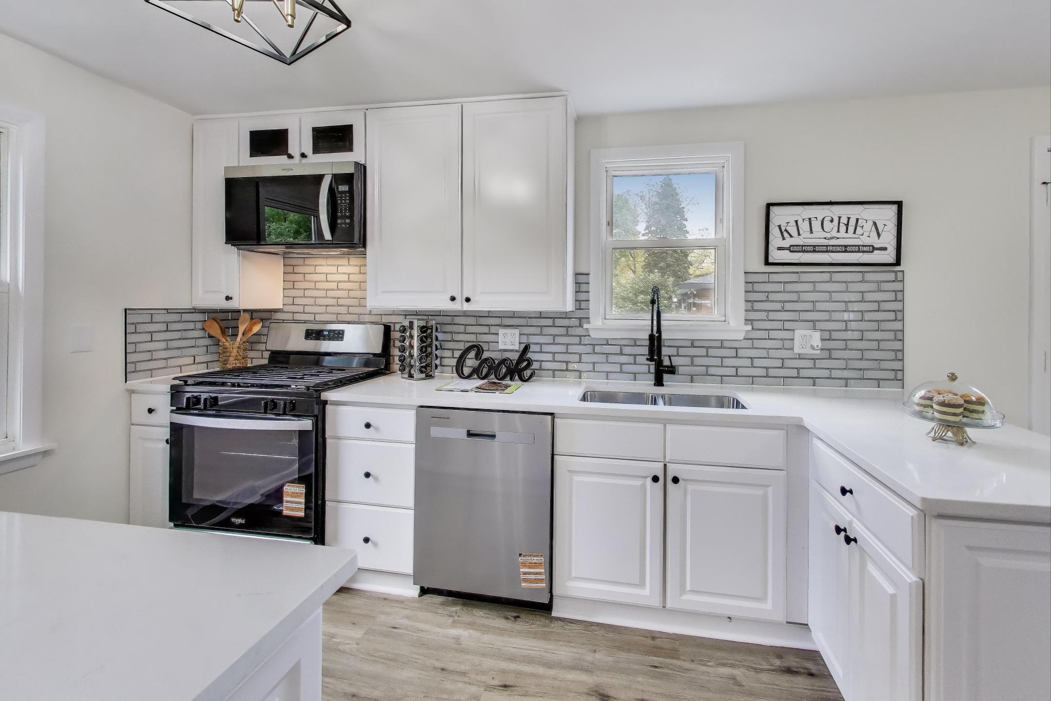 102 S Karwick Road