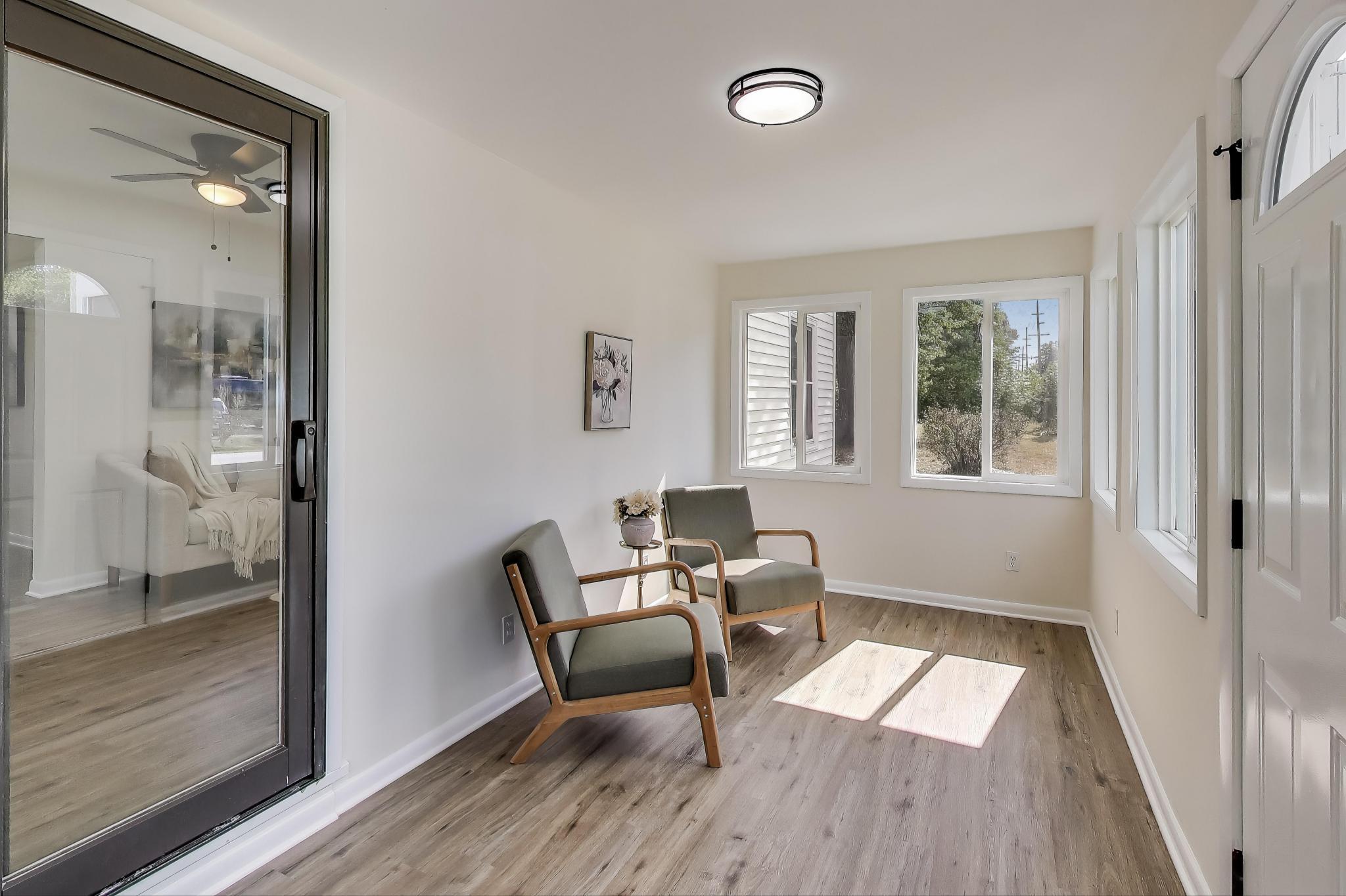 102 S Karwick Road