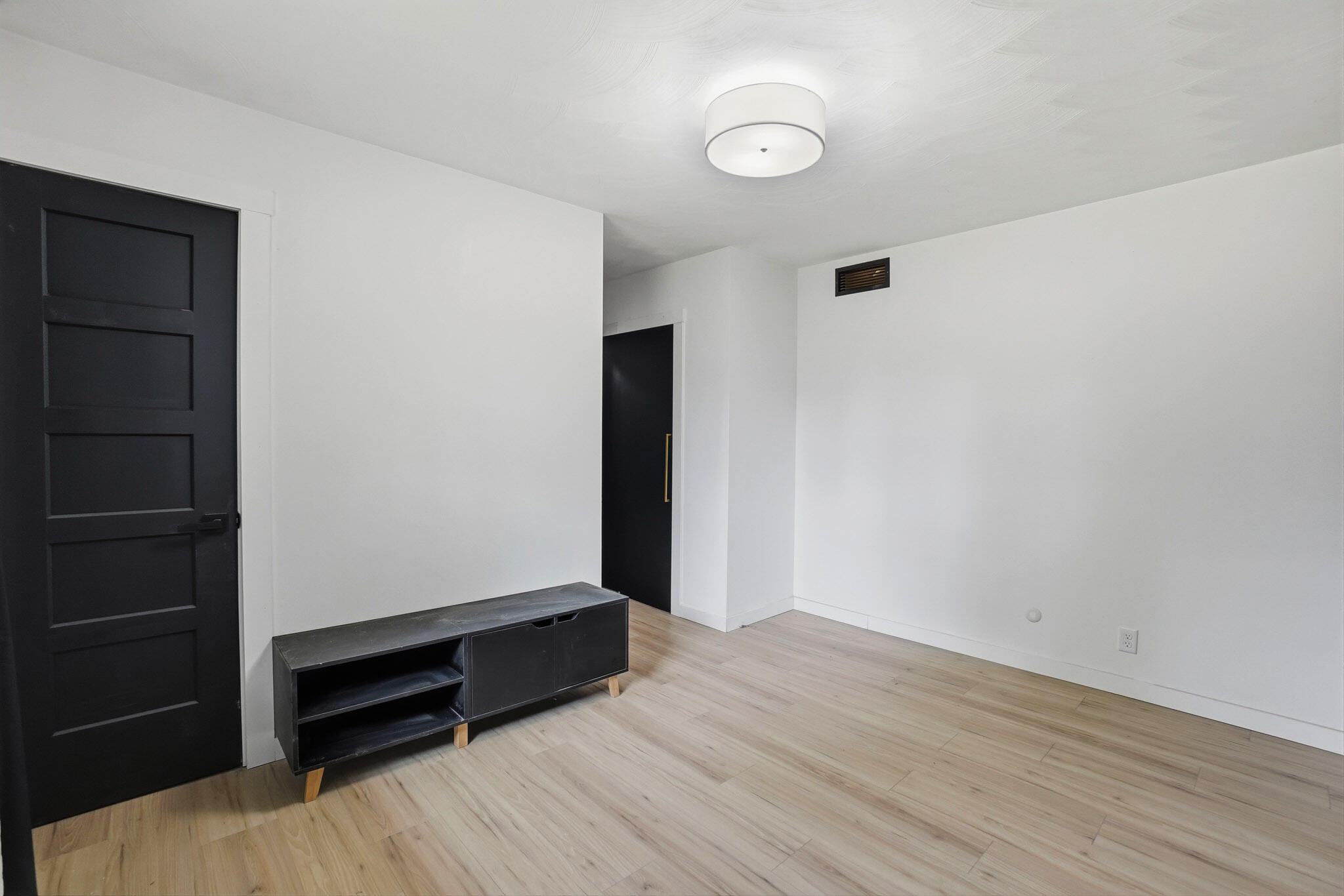2607 W 60th Drive Unit: W