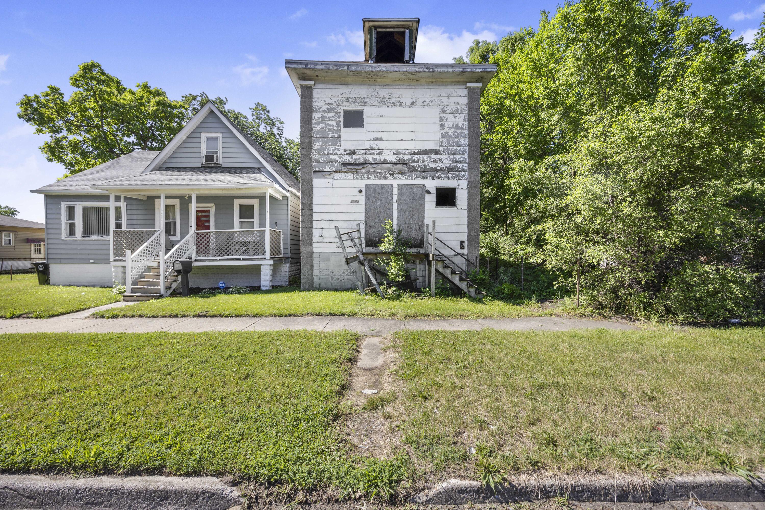 1241 W 17th Avenue