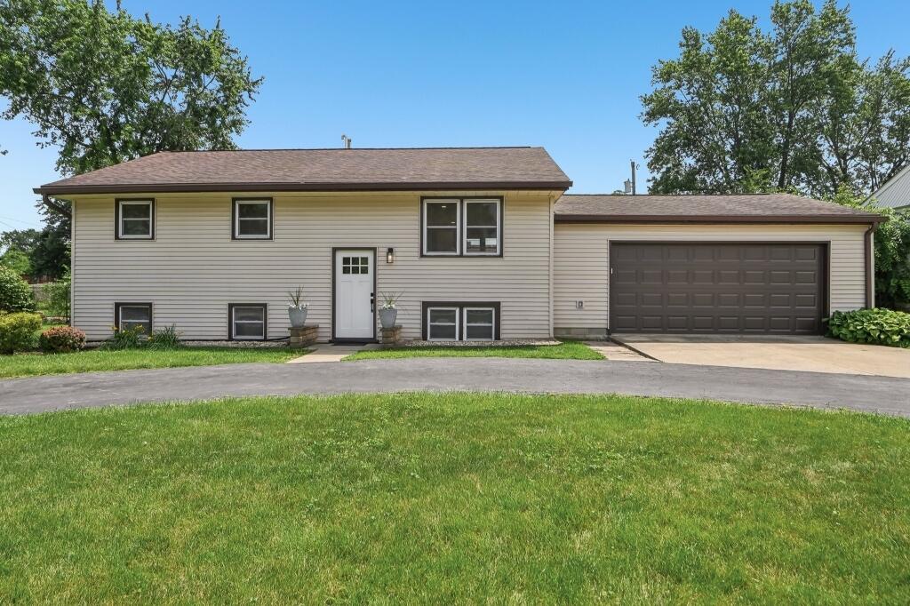 3701 W 79th Place