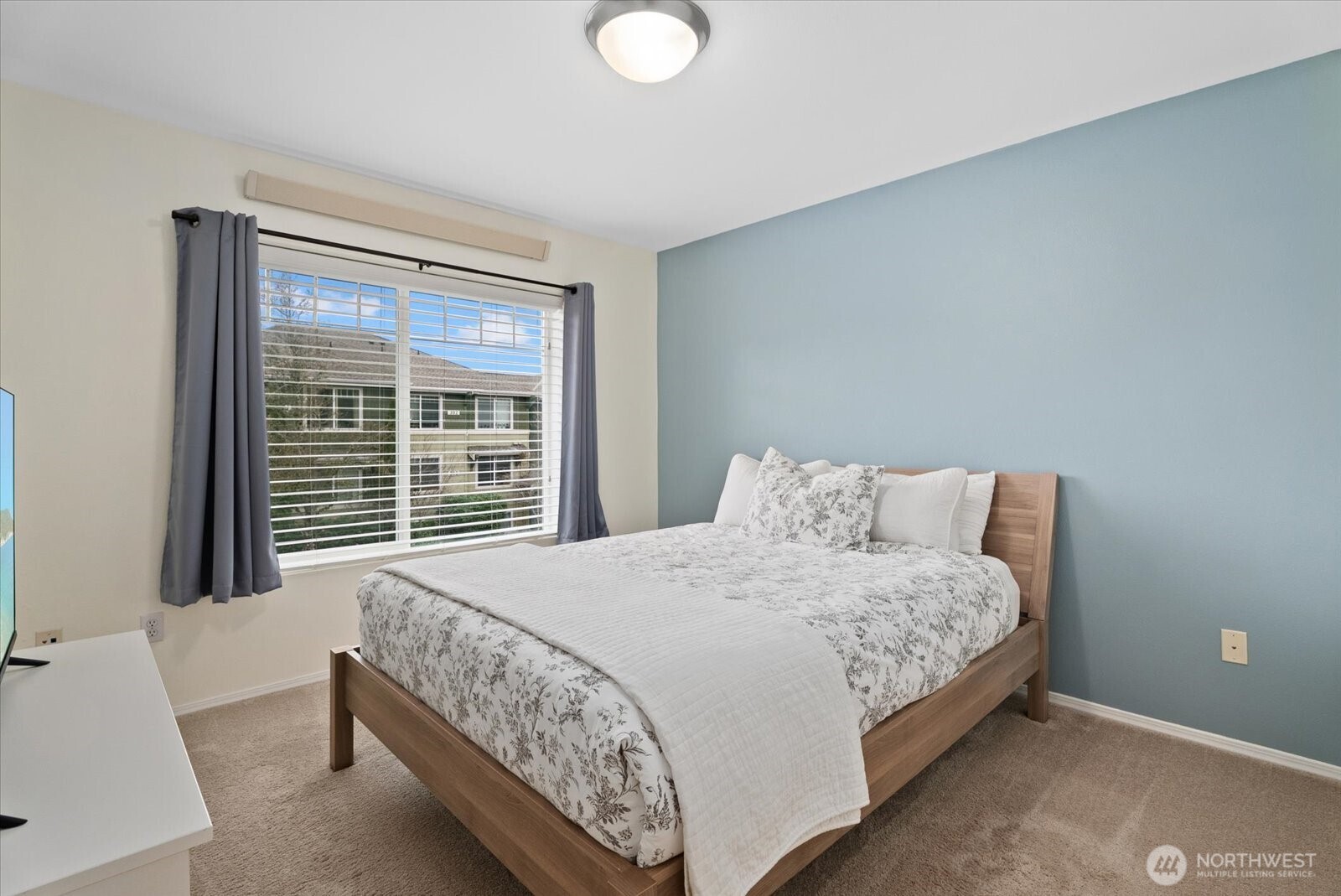 1905 24th Avenue NE Unit: 202