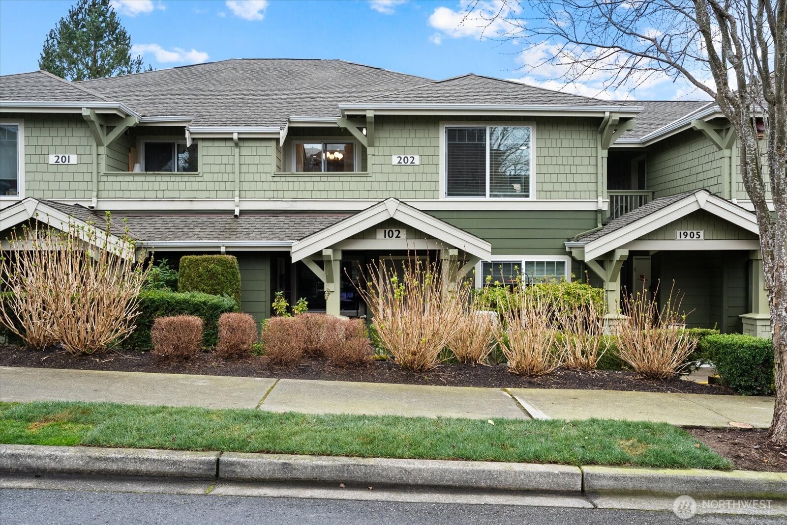 1905 24th Avenue NE Unit: 202