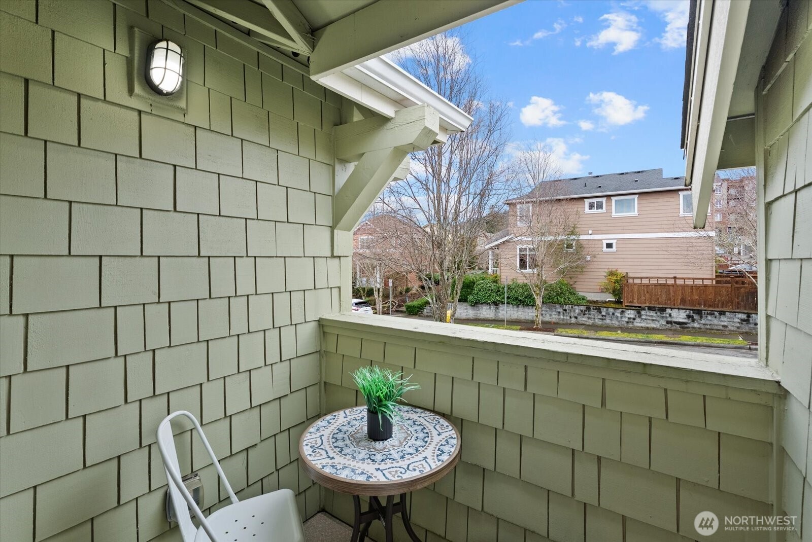 1905 24th Avenue NE Unit: 202