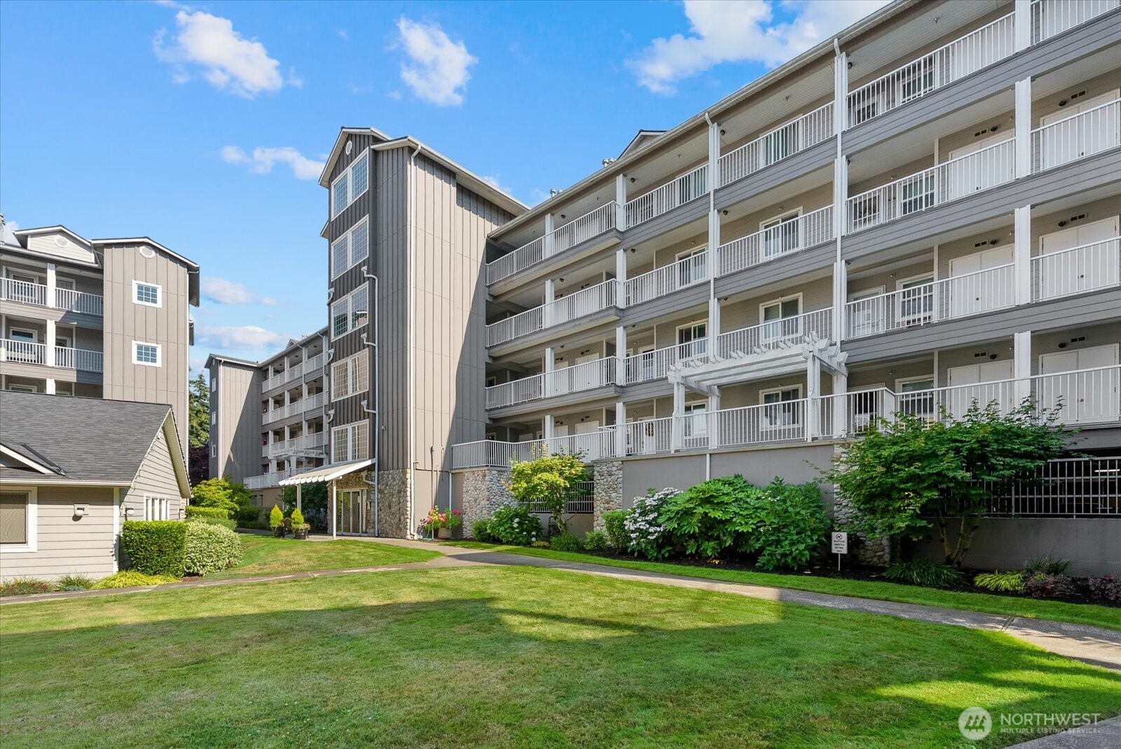 1318 37th Street Unit: 1408