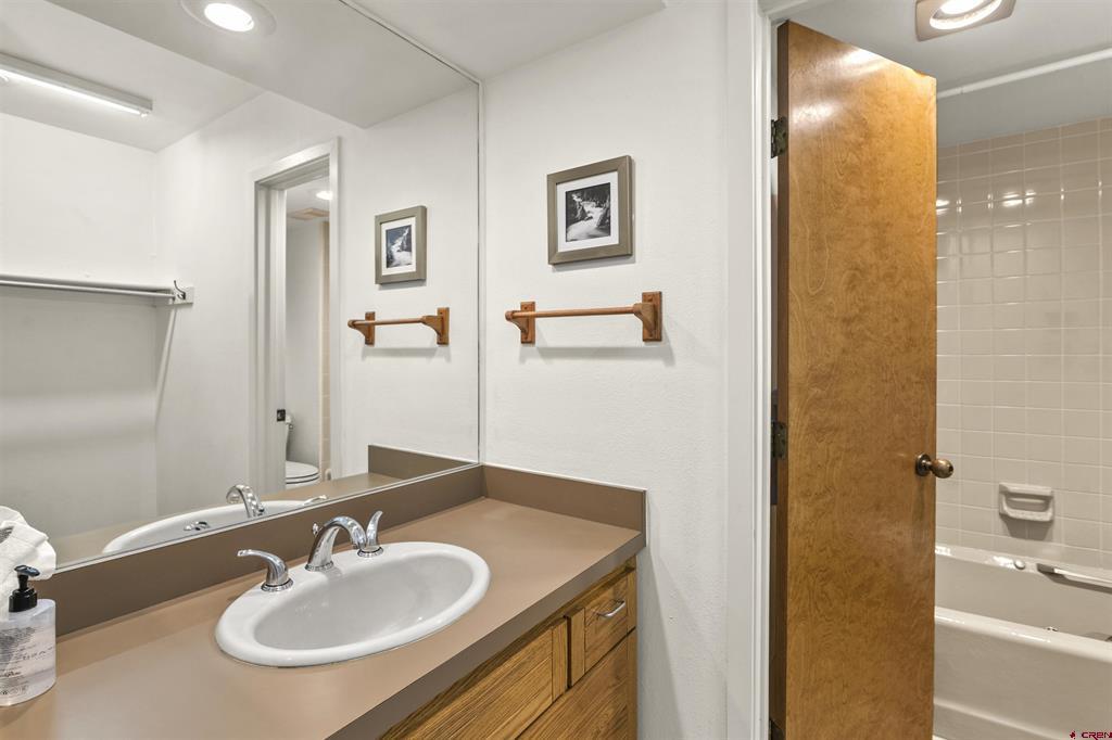 11 Hunter Hill Road Unit: 202