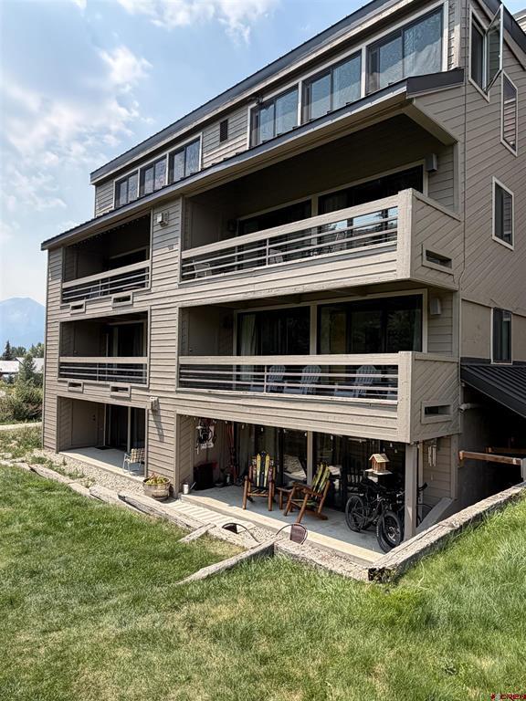 11 Hunter Hill Road Unit: 202