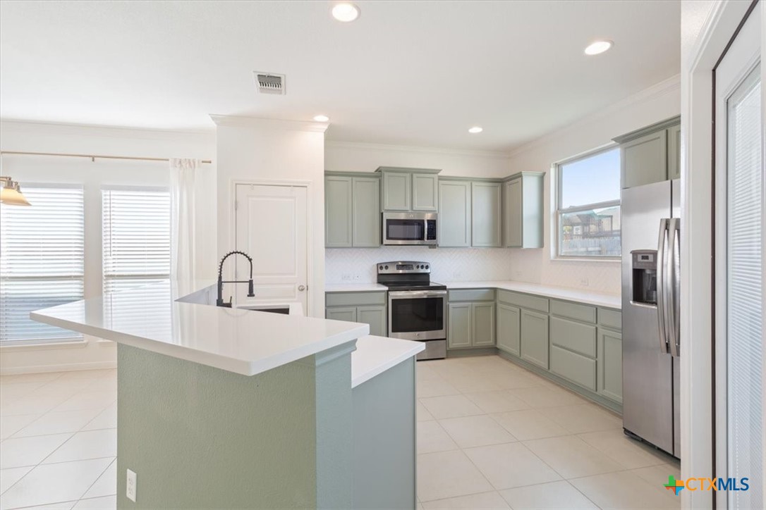 513 Dandridge Drive