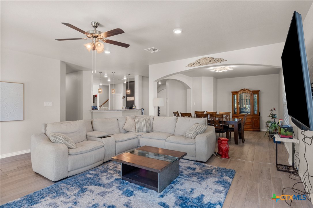 1527 Mountain Crest Cove