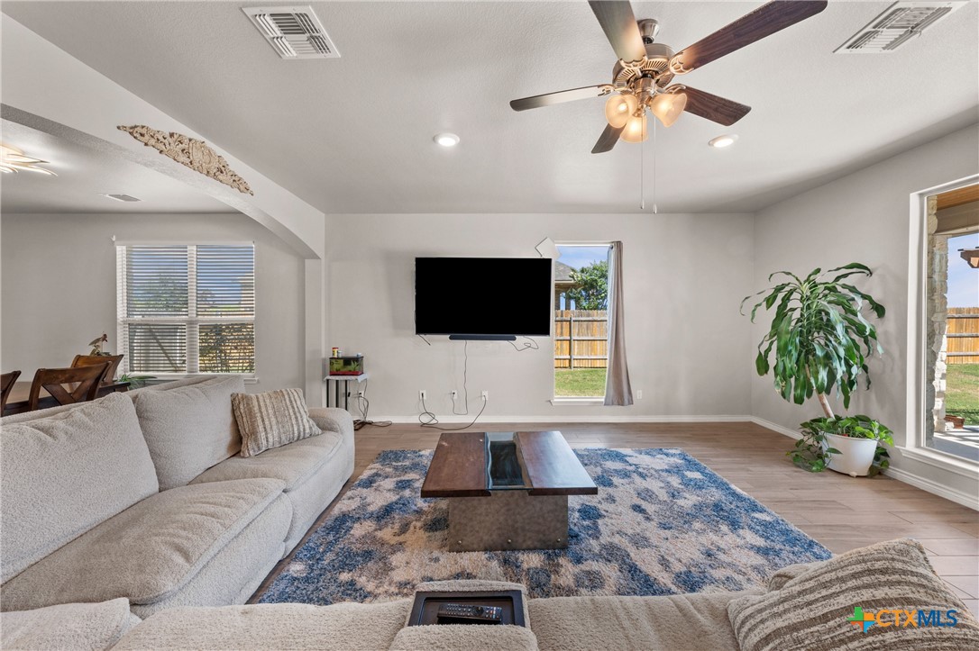 1527 Mountain Crest Cove
