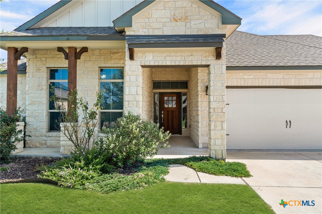 1527 Mountain Crest Cove