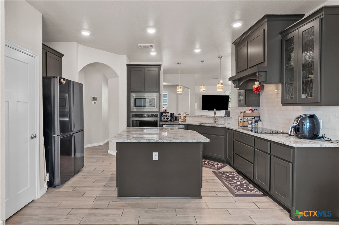 1527 Mountain Crest Cove
