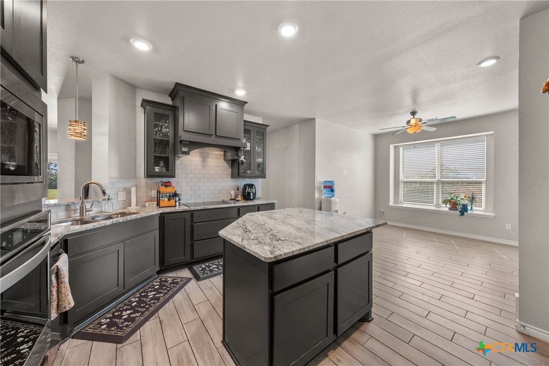 1527 Mountain Crest Cove