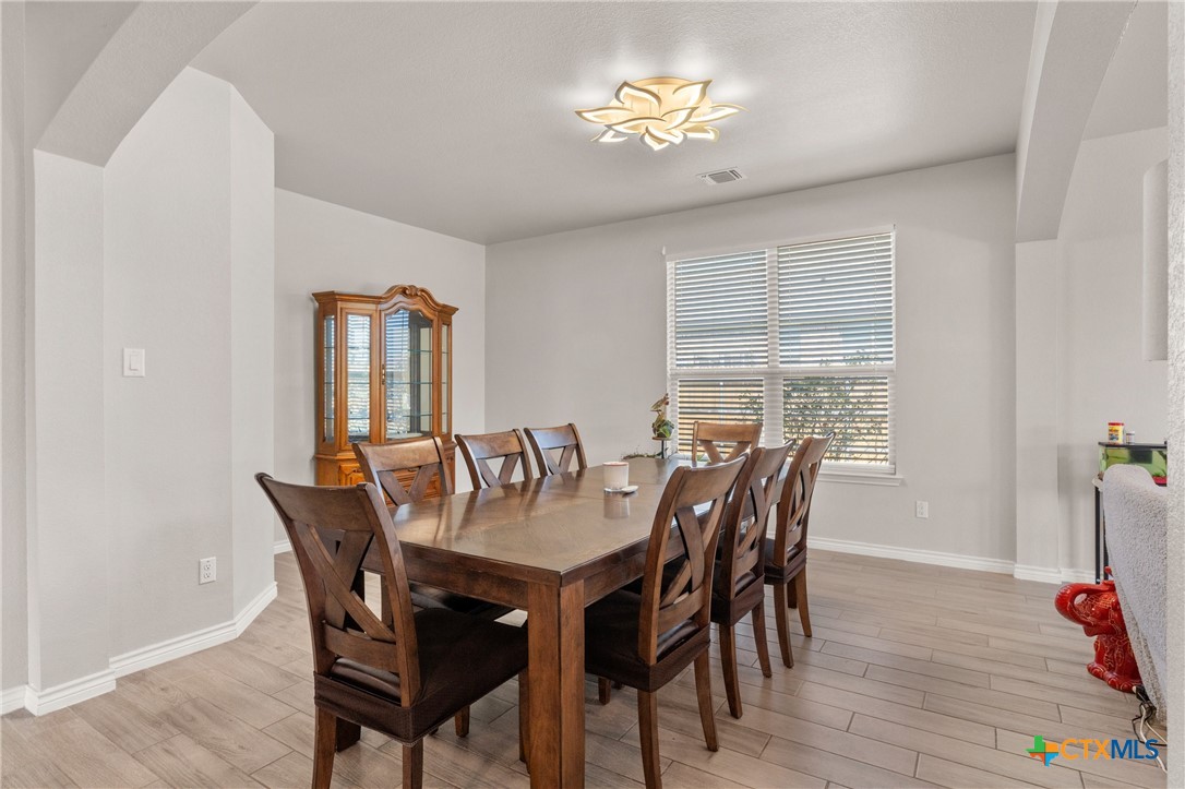 1527 Mountain Crest Cove