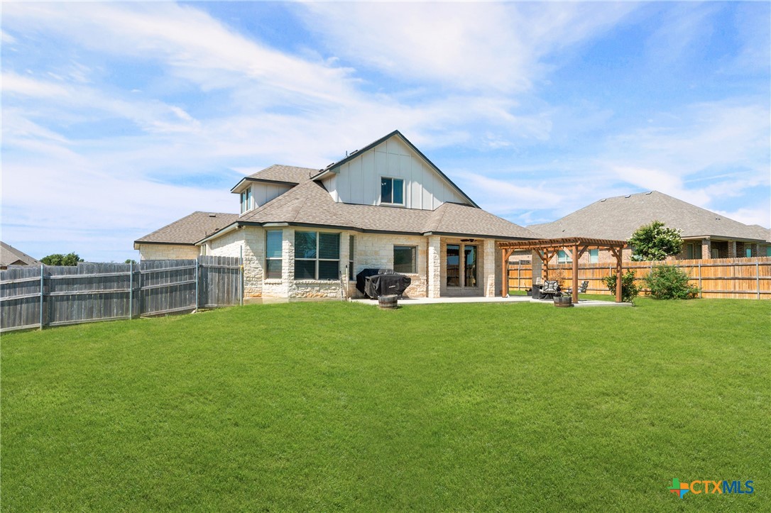 1527 Mountain Crest Cove