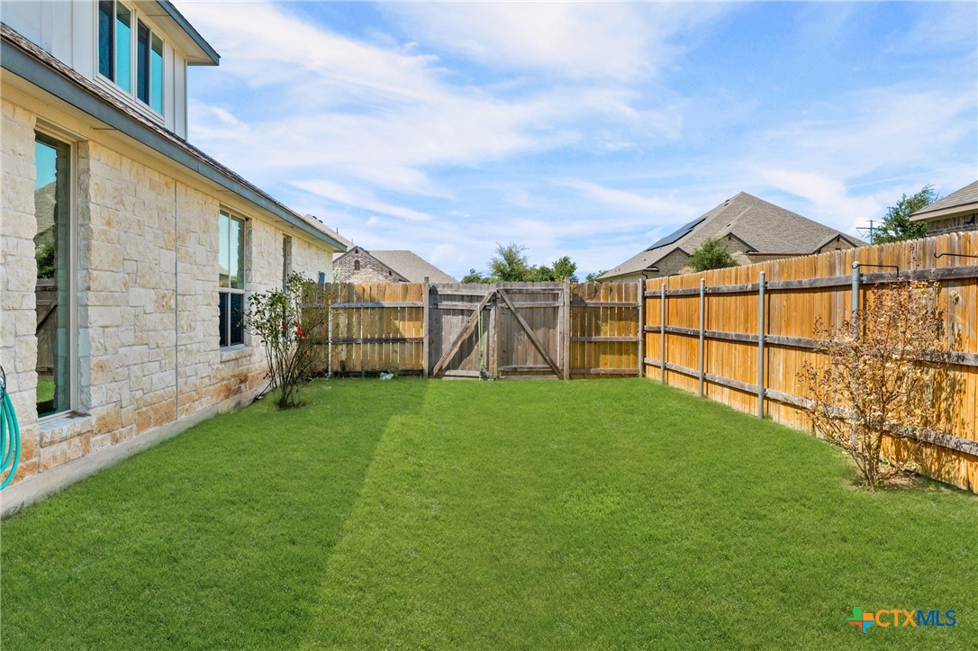 1527 Mountain Crest Cove