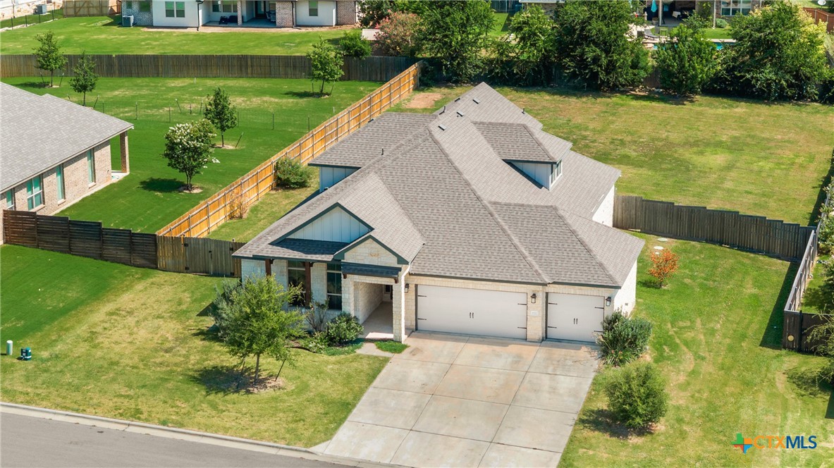 1527 Mountain Crest Cove