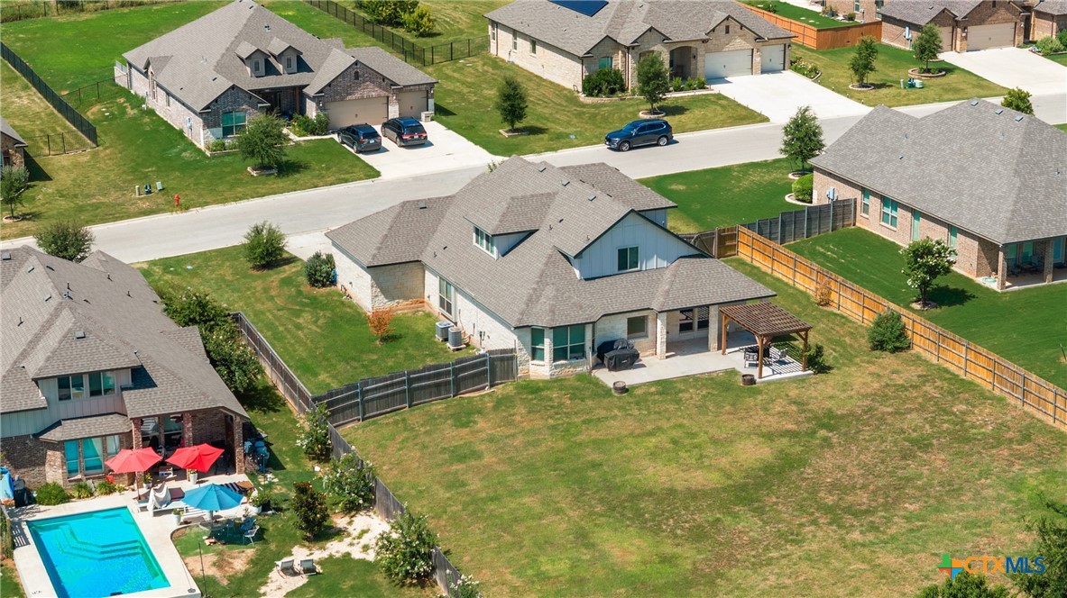 1527 Mountain Crest Cove