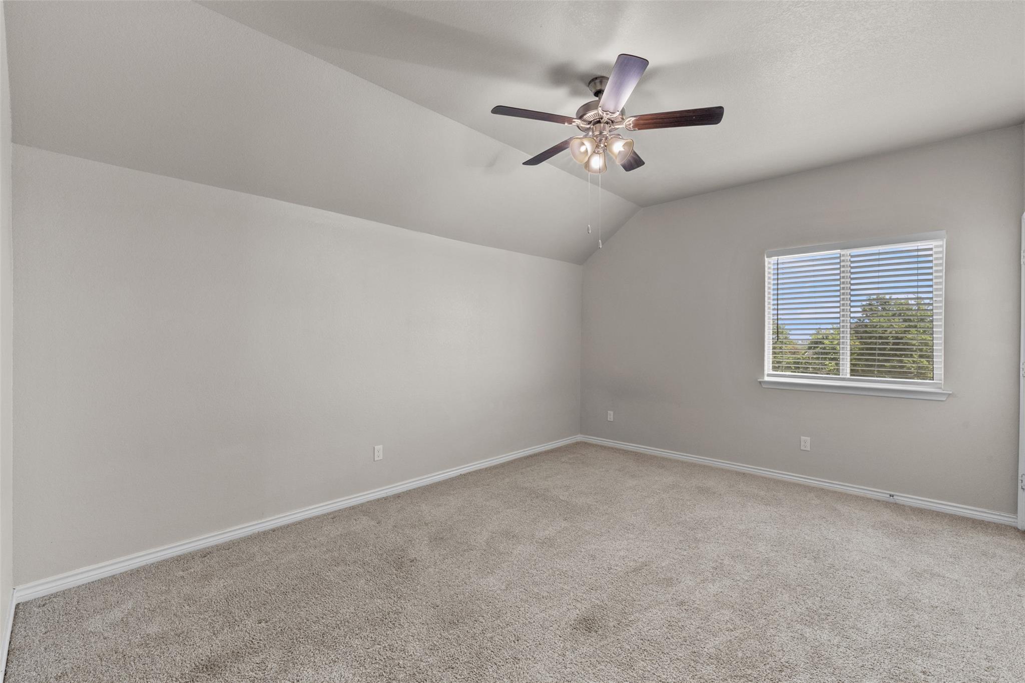 1527 Mountain Crest CV