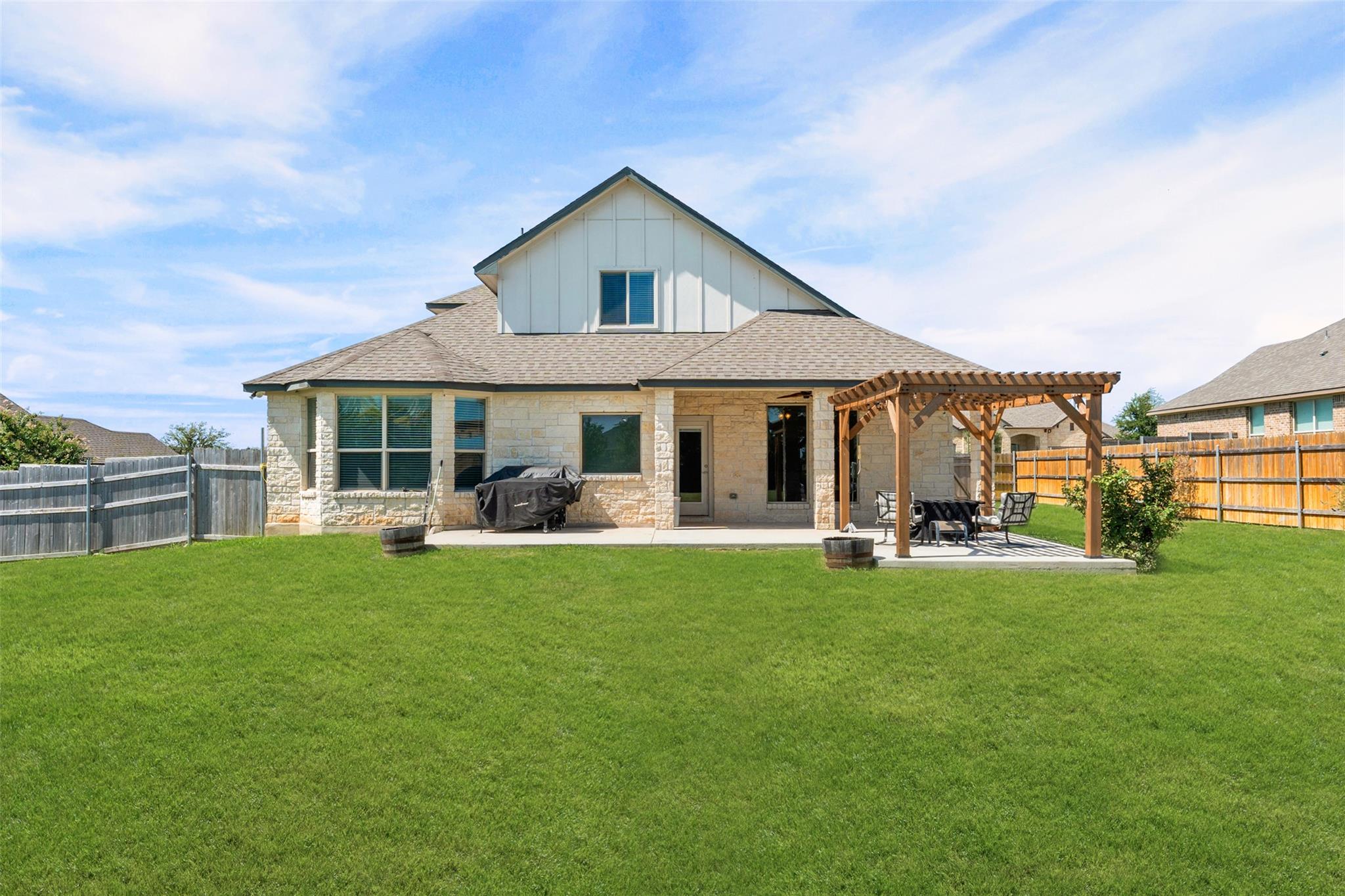1527 Mountain Crest CV