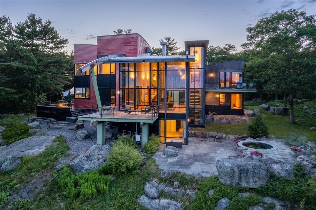 370 Summer Street