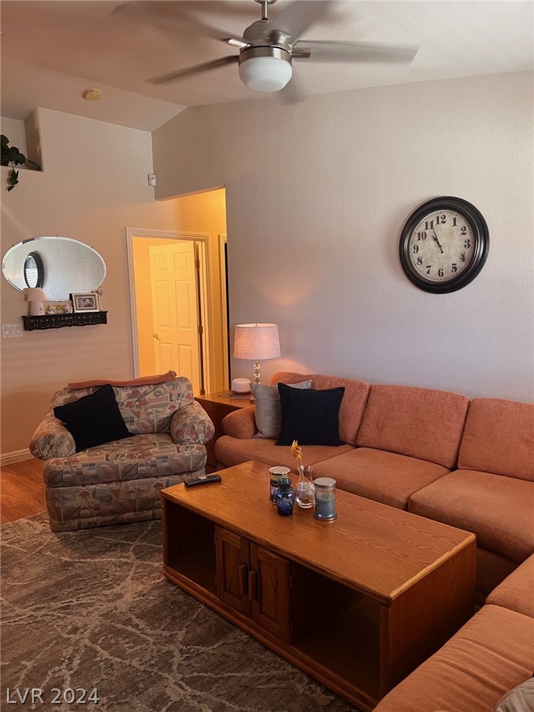 4828 Palm Tree Court