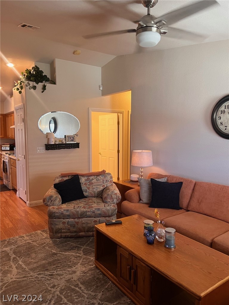 4828 Palm Tree Court