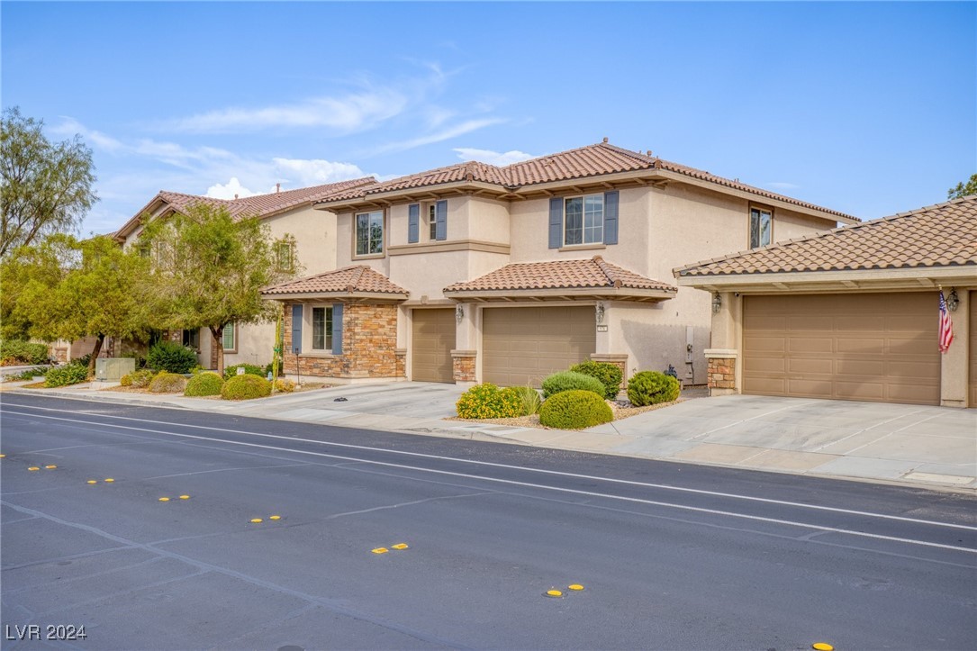 976 Olivia Parkway
