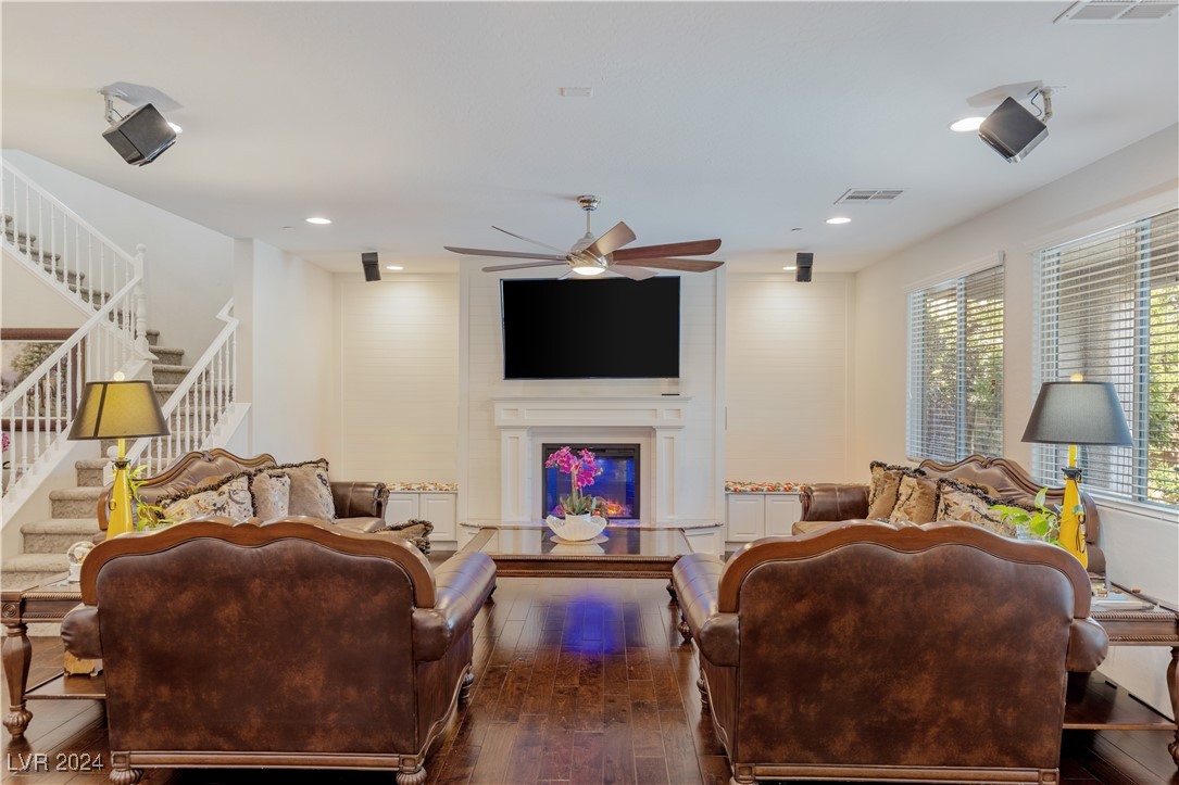 976 Olivia Parkway