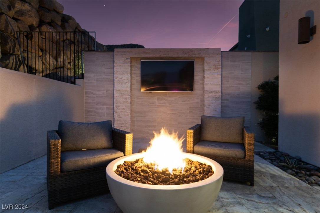 2223 Summit Mesa Lane