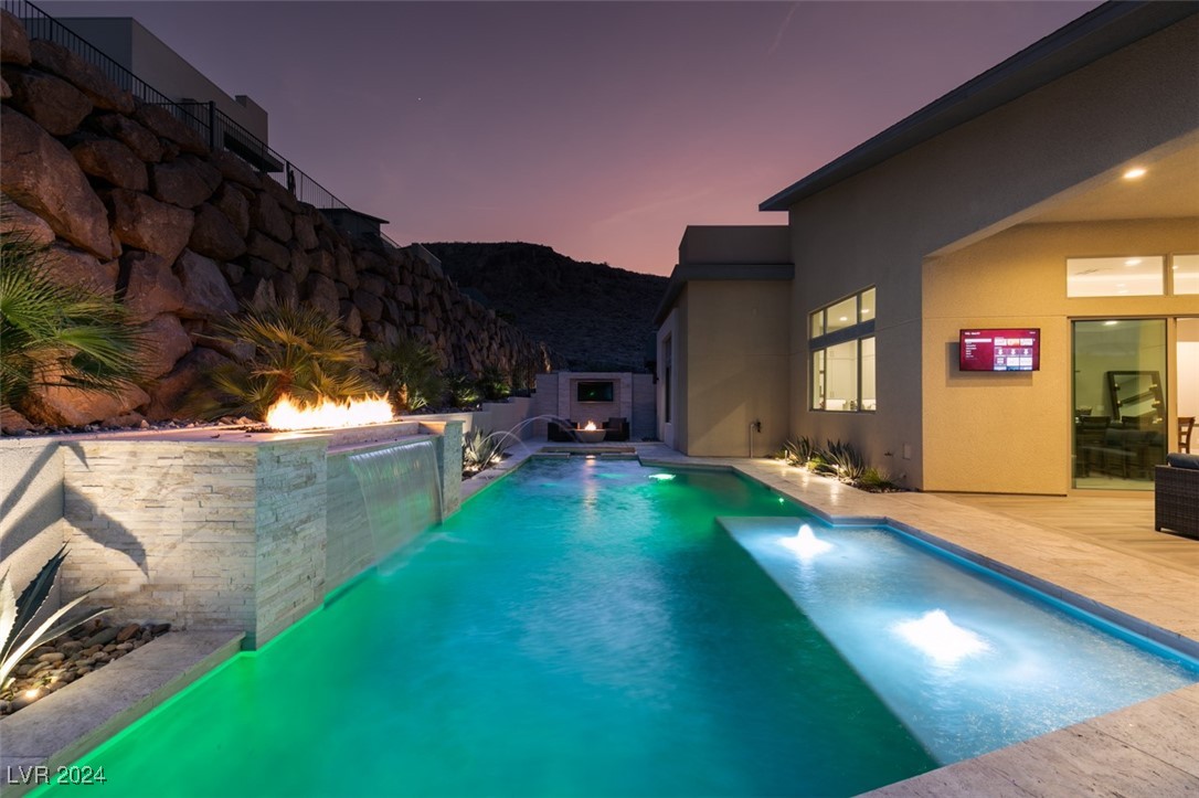 2223 Summit Mesa Lane