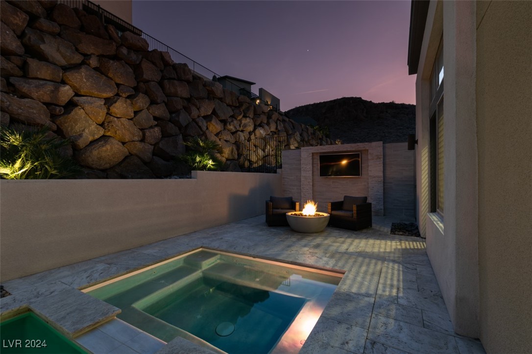 2223 Summit Mesa Lane