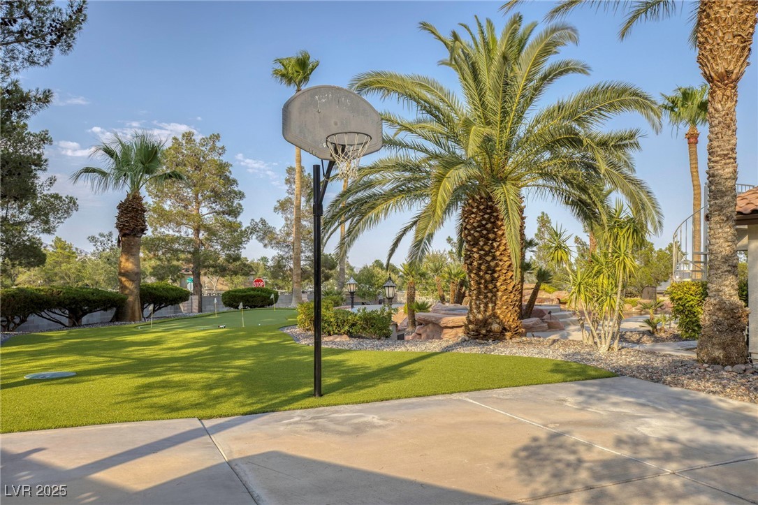 9520 Desert Crest Court