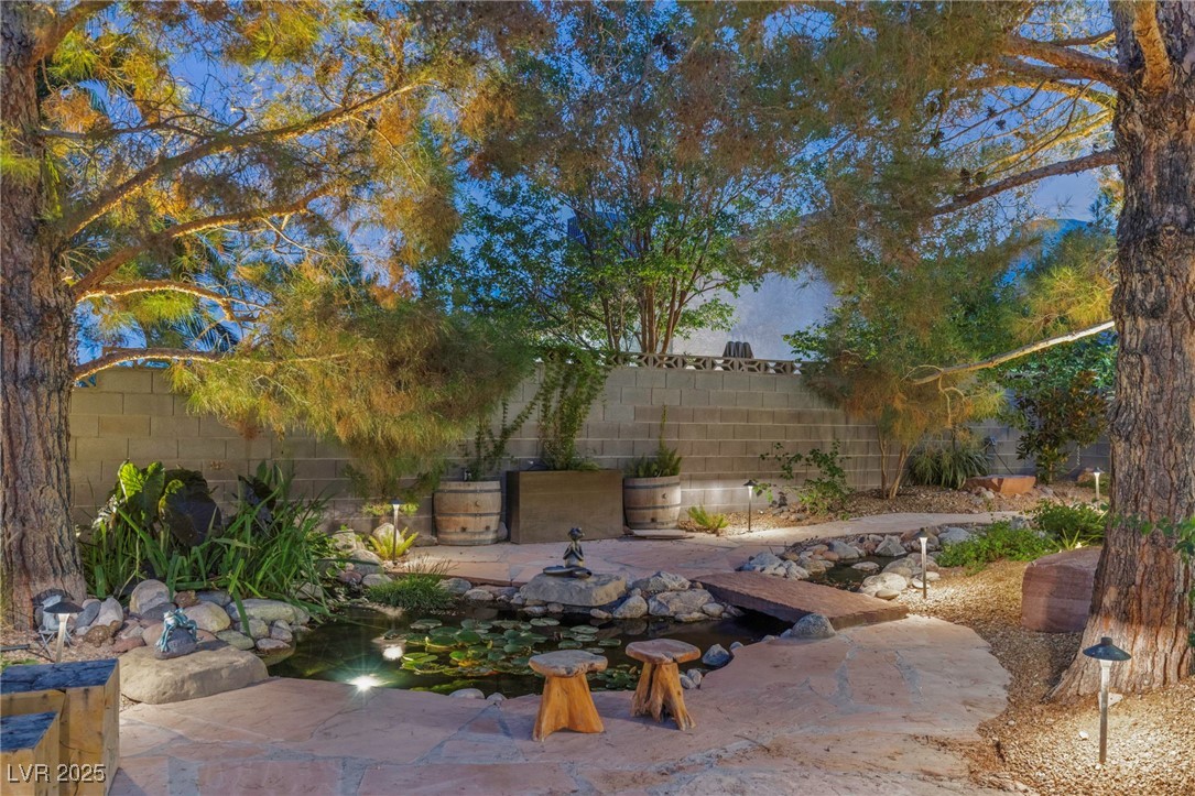 9520 Desert Crest Court