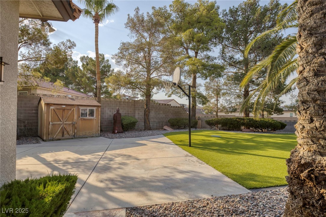 9520 Desert Crest Court