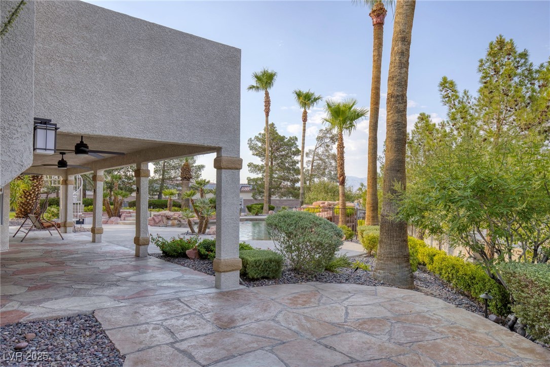 9520 Desert Crest Court