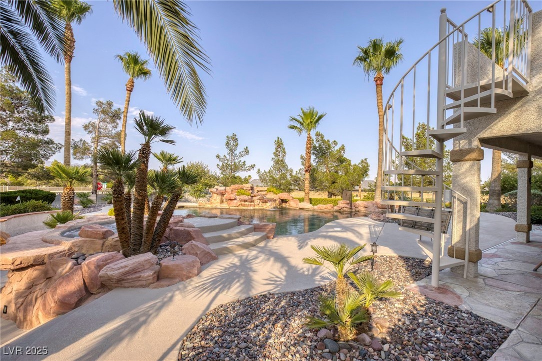 9520 Desert Crest Court