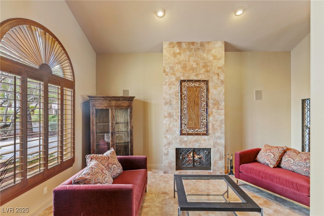 9520 Desert Crest Court