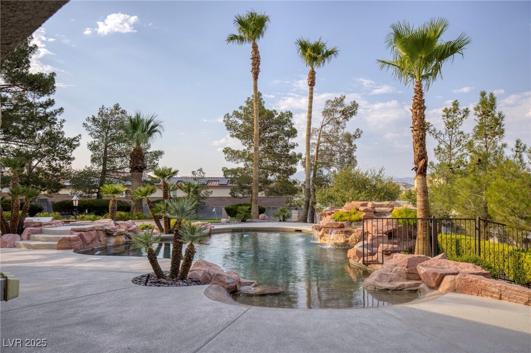 9520 Desert Crest Court