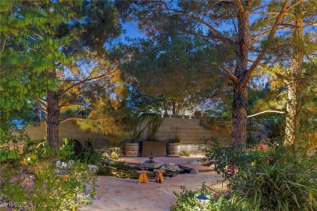 9520 Desert Crest Court