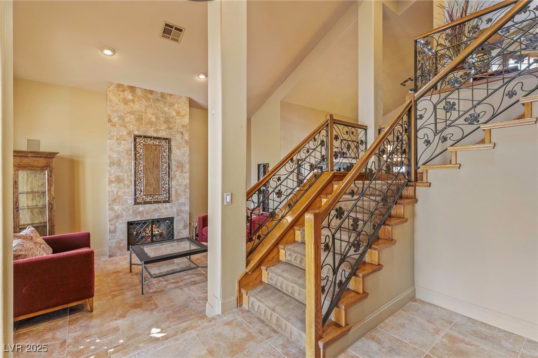 9520 Desert Crest Court