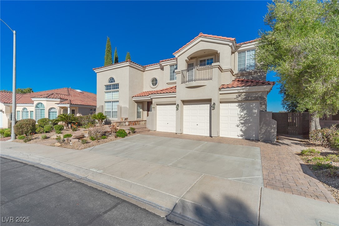 1392 Via Merano Street