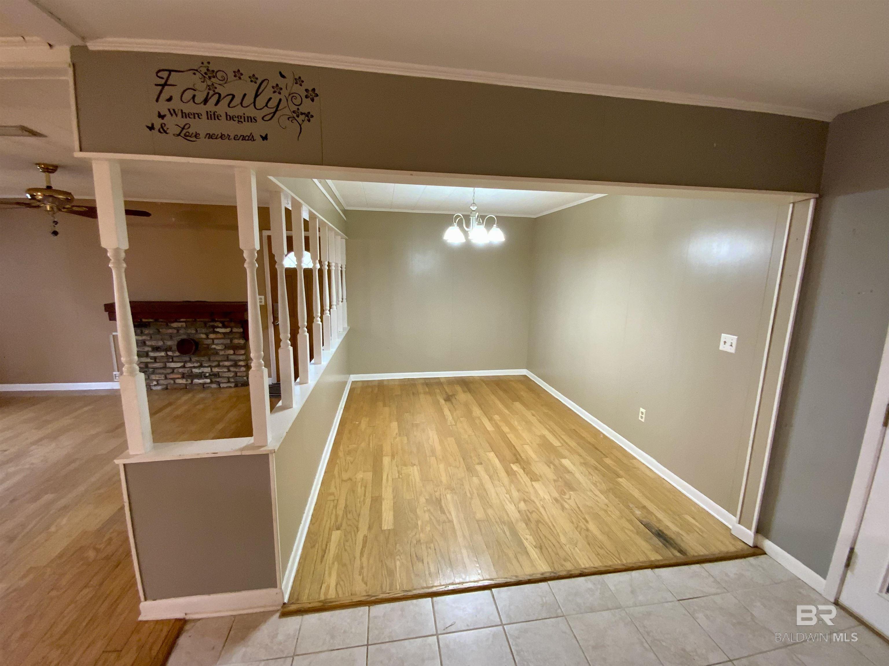 303 W Mango Street