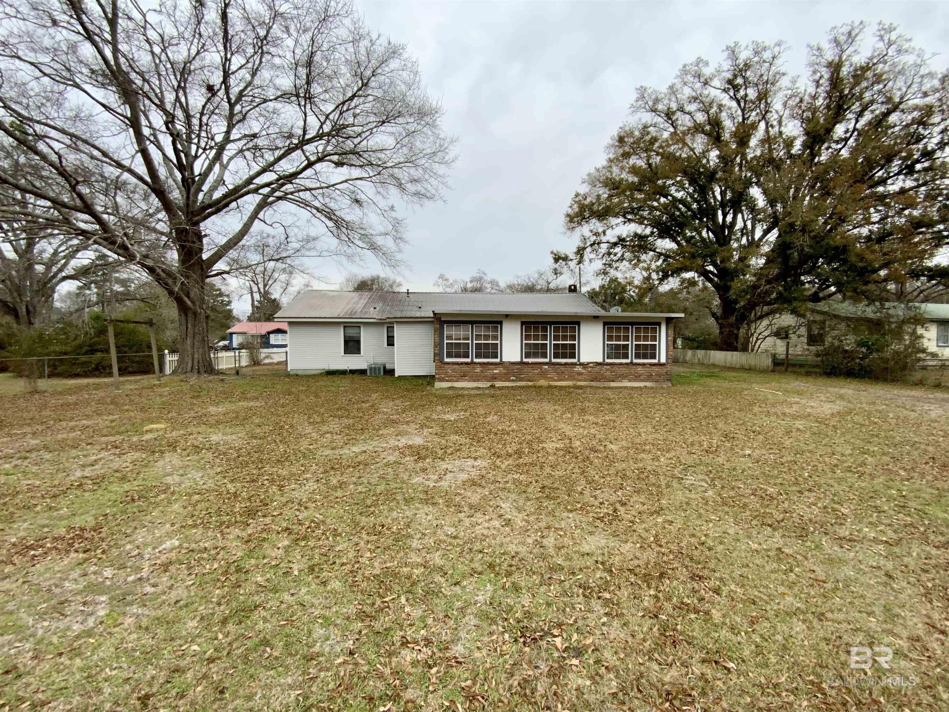 303 W Mango Street