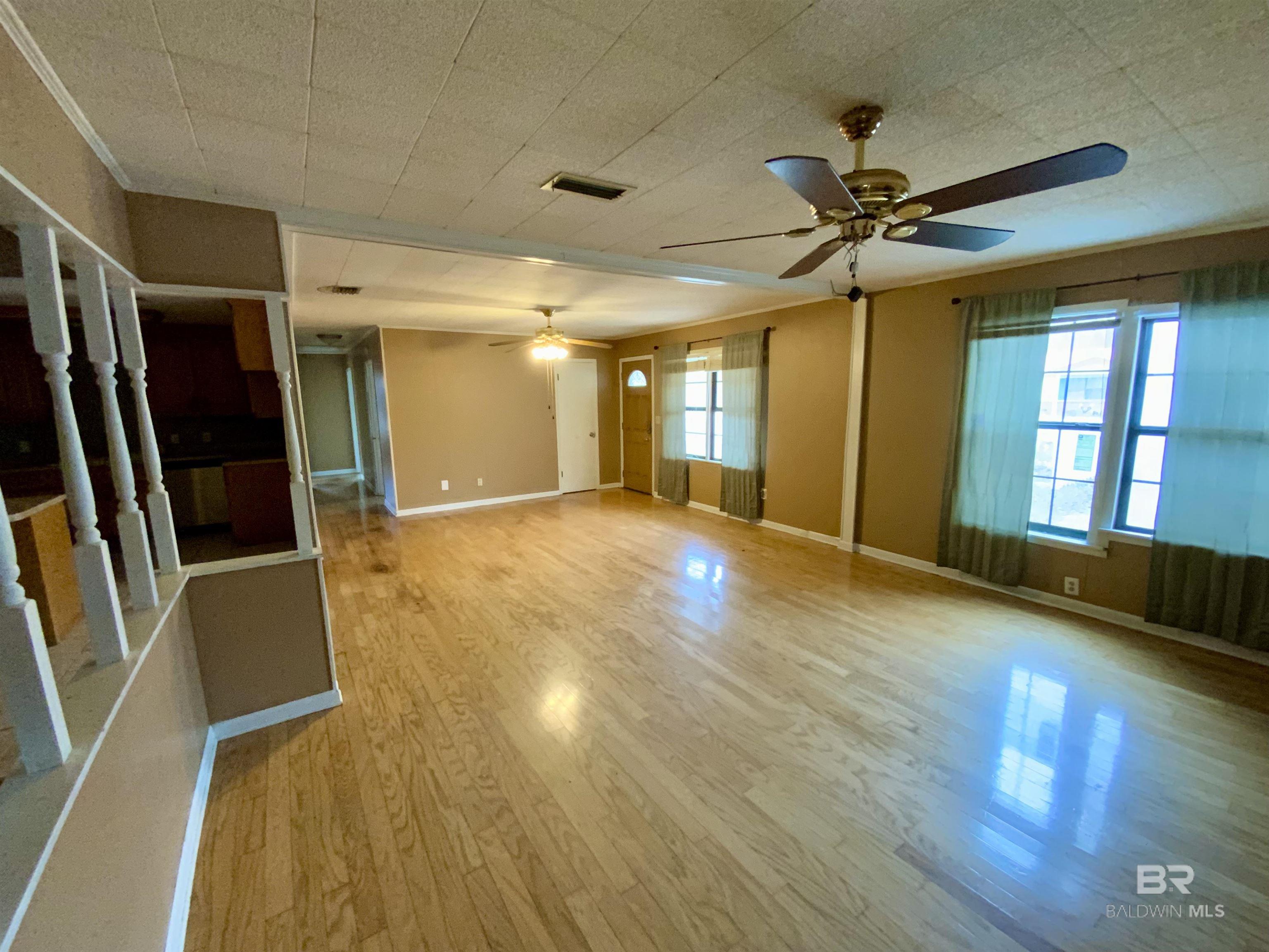 303 W Mango Street