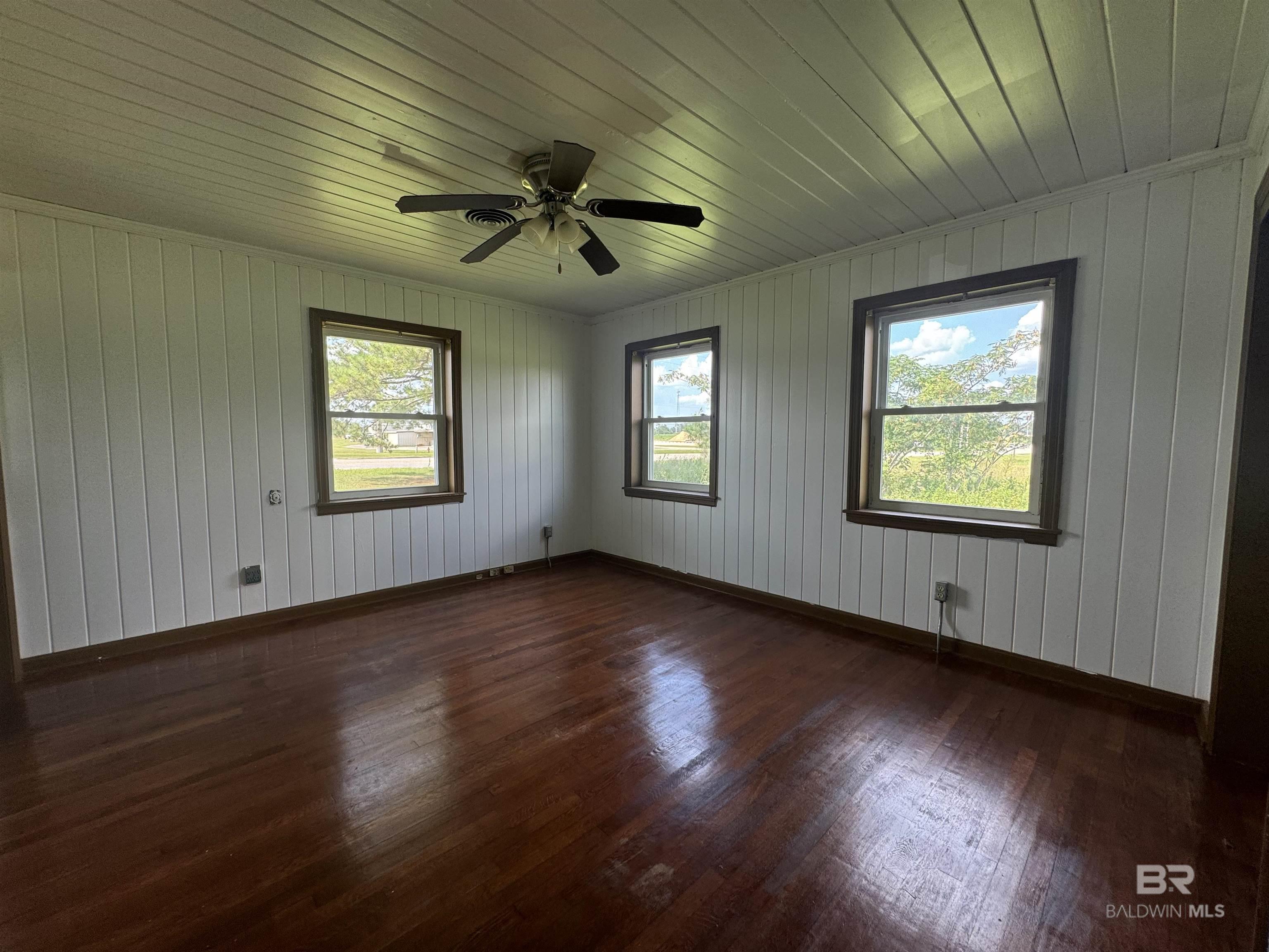 22720 Highway 31