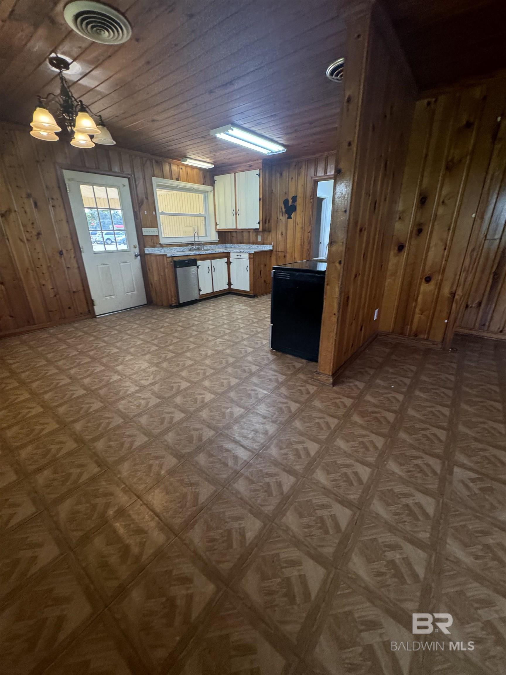 22720 Highway 31