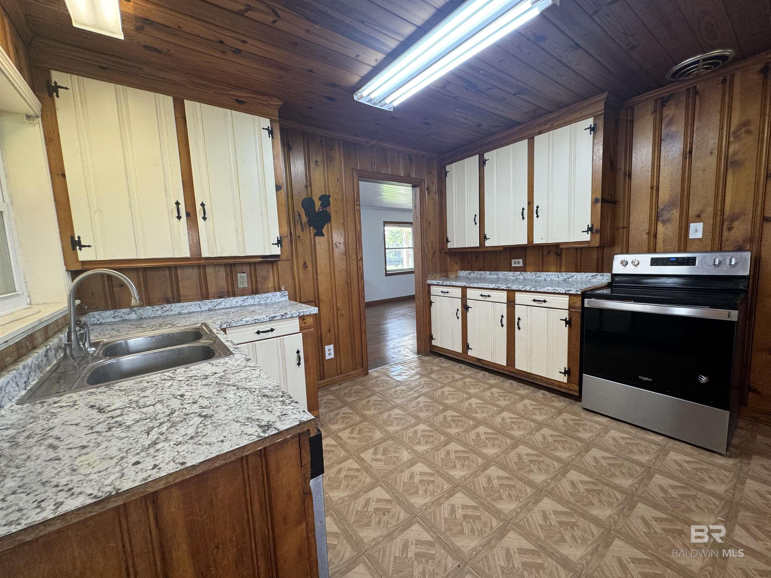 22720 Highway 31