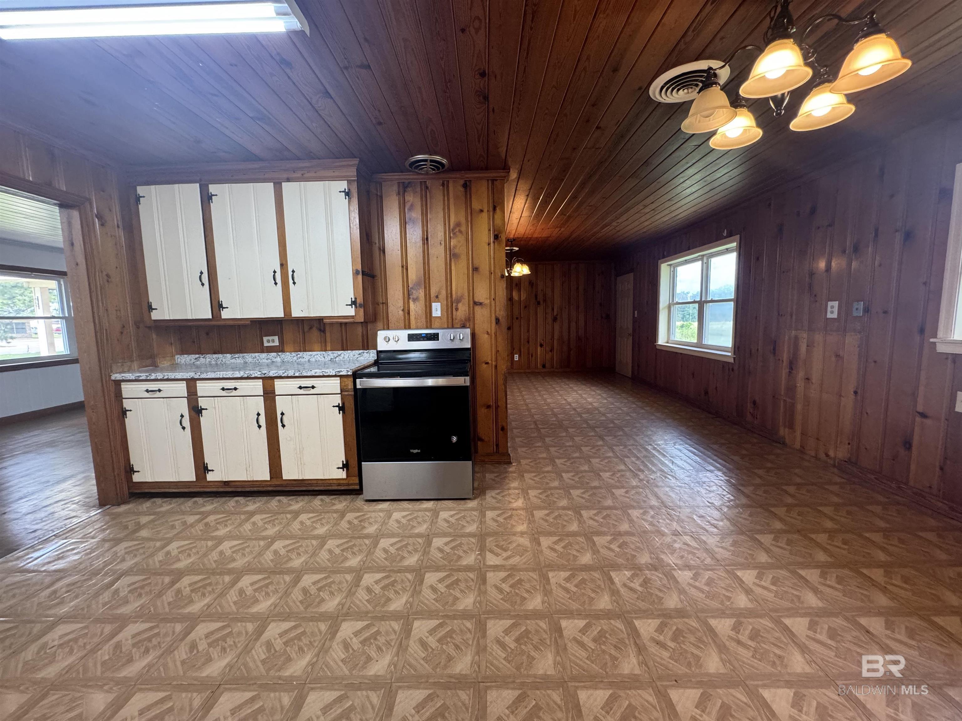 22720 Highway 31