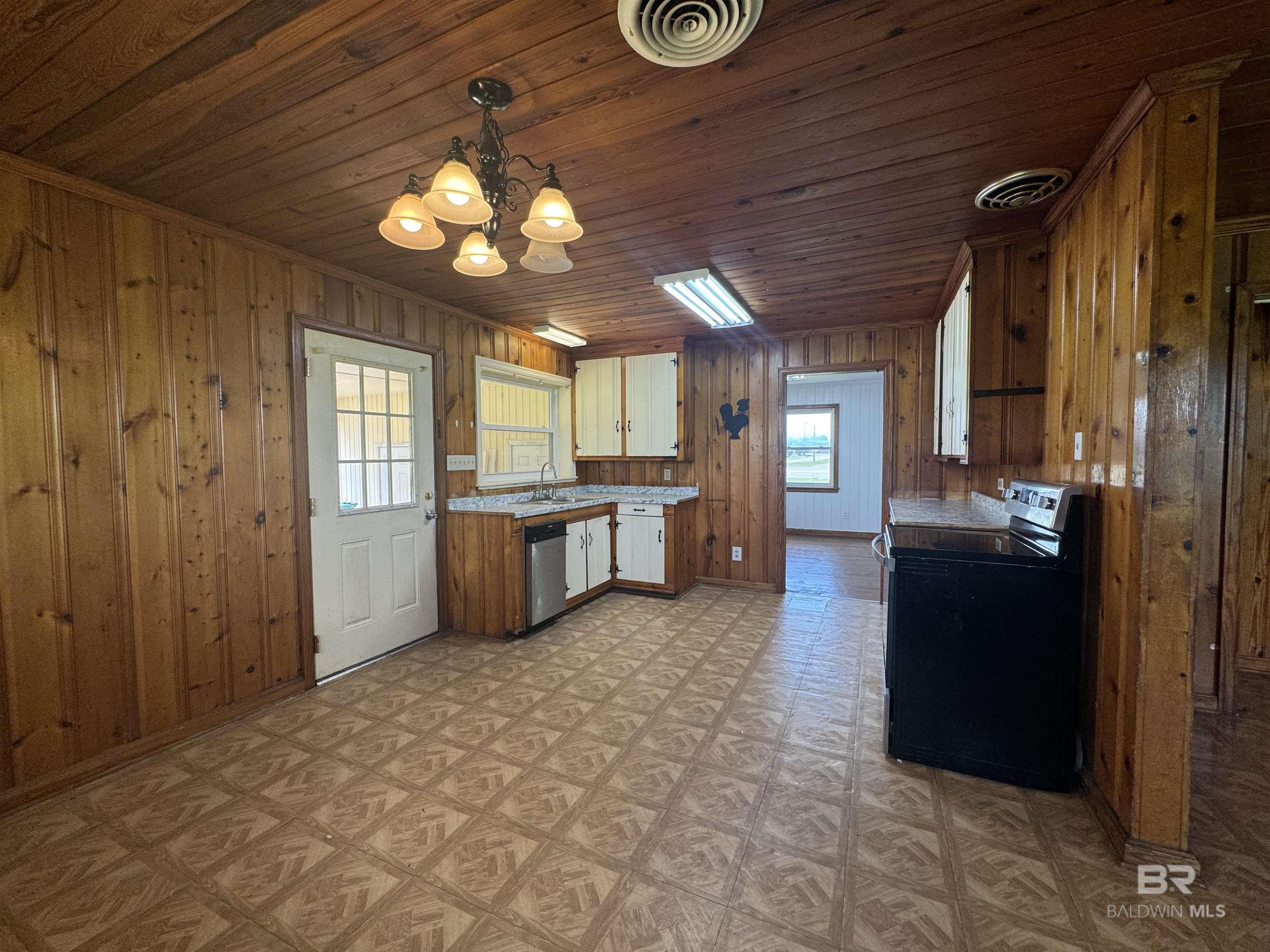 22720 Highway 31